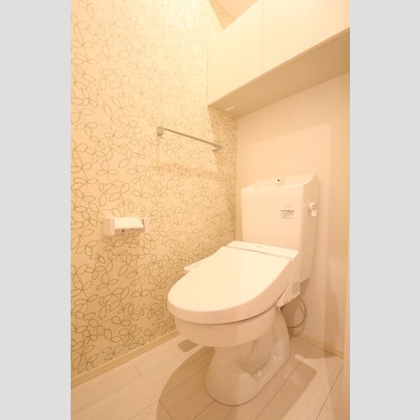 トイレ (温水洗浄暖房便座)