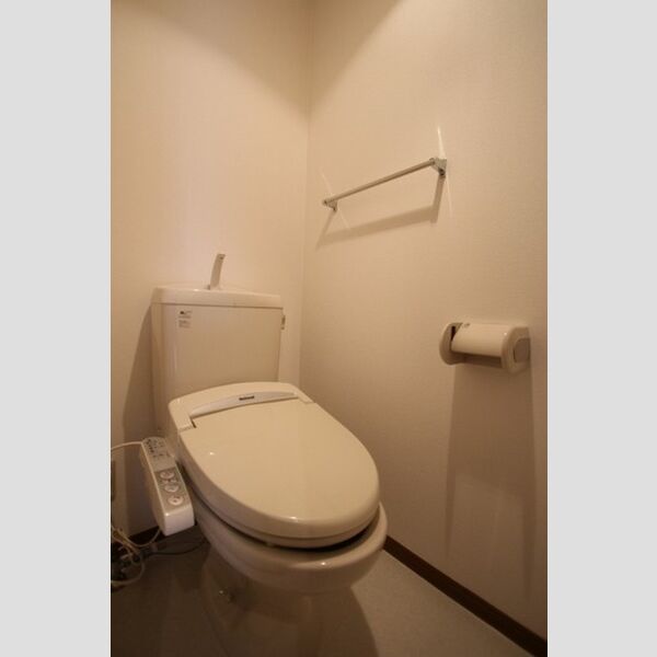 トイレ (温水洗浄暖房便座)