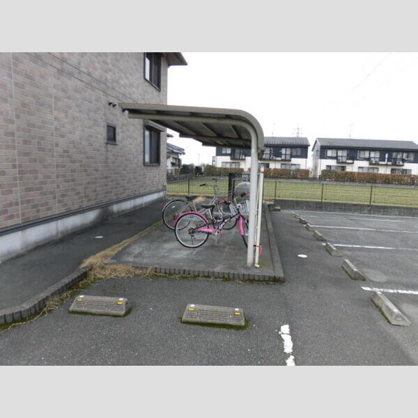現地周辺 (駐輪場)