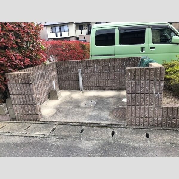現地周辺 (ゴミ置き場)