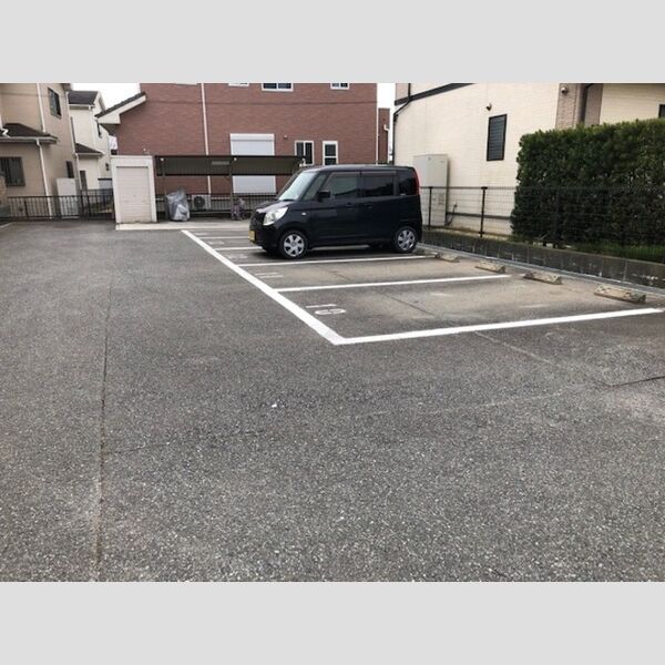 駐車場 (駐車場)