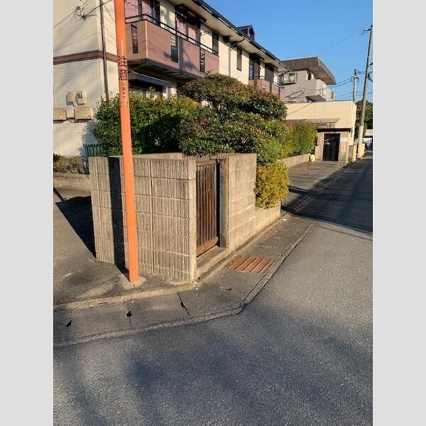 現地周辺 (ゴミ置場)