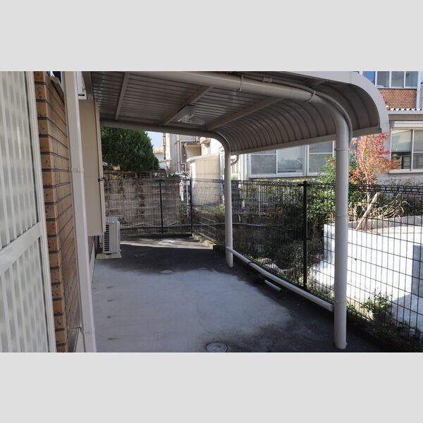 現地周辺 (アンシャンテ　駐輪場)