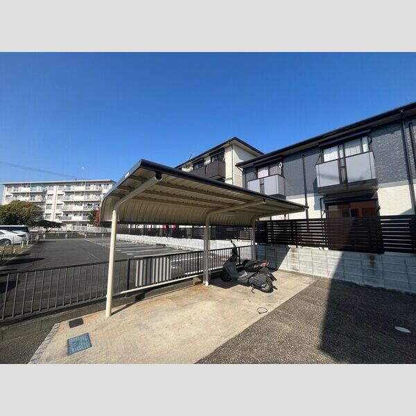 現地周辺 (駐輪場)