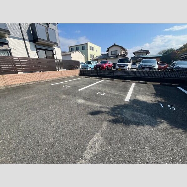 駐車場 (駐車場)