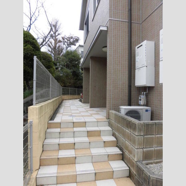 エントランス (入口)