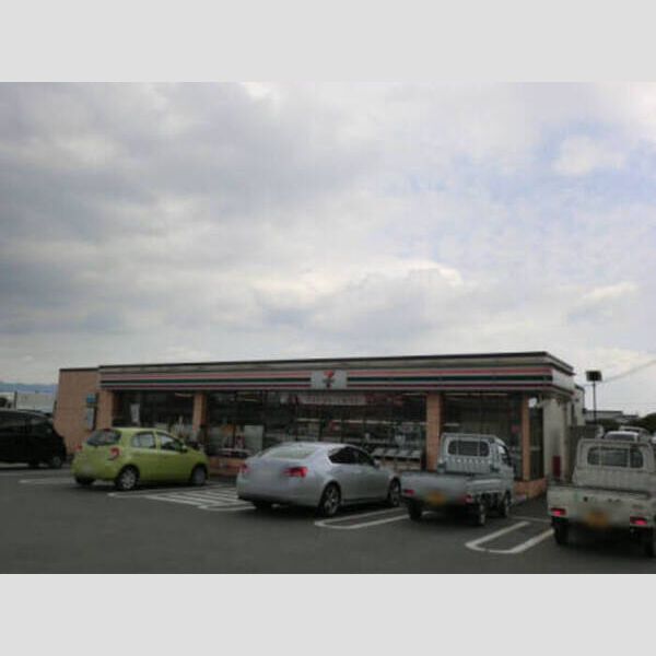 現地周辺 (セブンイレブンみやま小川店まで659m)