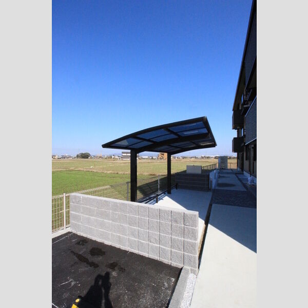 現地周辺 (駐輪場)