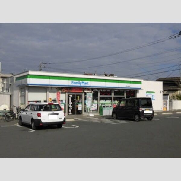 現地周辺 (ファミリーマート久留米梅満店まで412m)