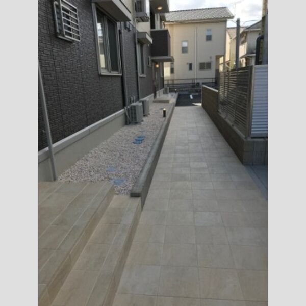 エントランス (エントランス)