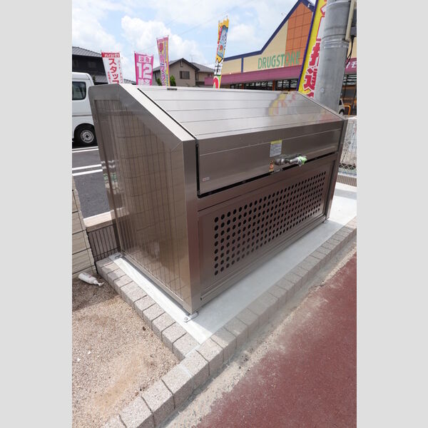 現地周辺 (ゴミ置き場)
