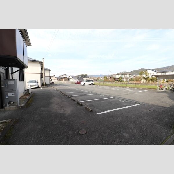 駐車場 (駐車場)
