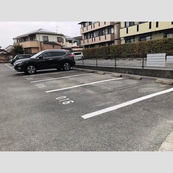 現地周辺 (駐車場)