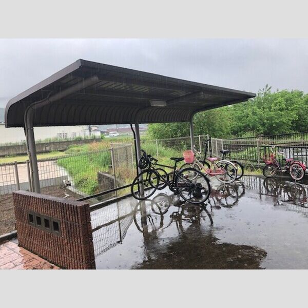 現地周辺 (駐輪場)