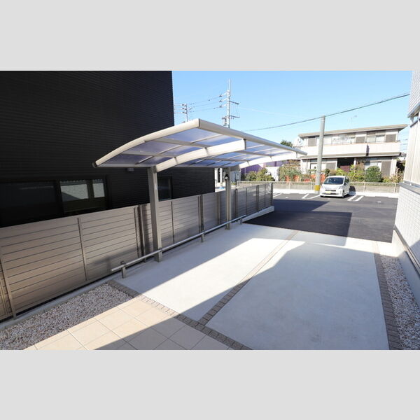 現地周辺 (駐輪場)