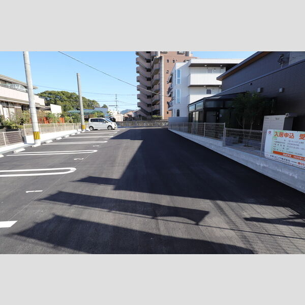 駐車場 (駐車場)