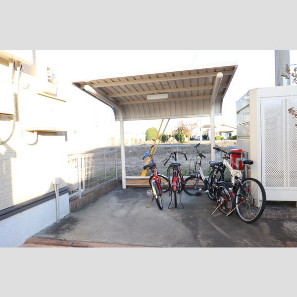 現地周辺 (メゾン・ド・ルーラルⅡ　駐輪場)