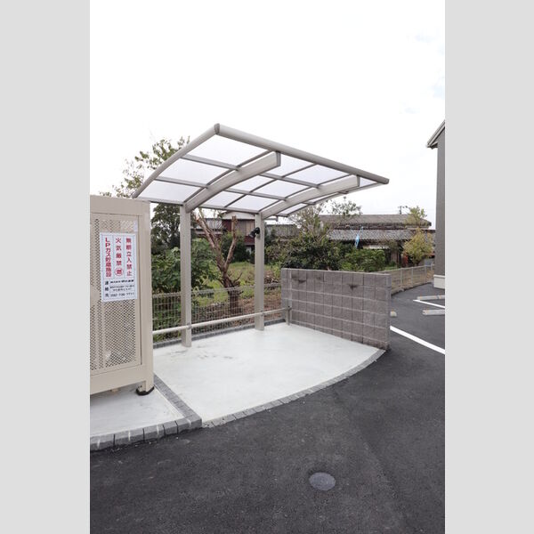 現地周辺 (駐車場)