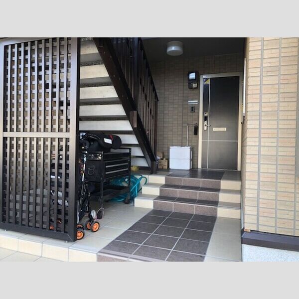 エントランス (エントランス)