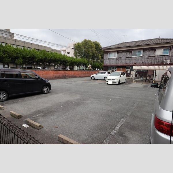 駐車場 (駐車場)