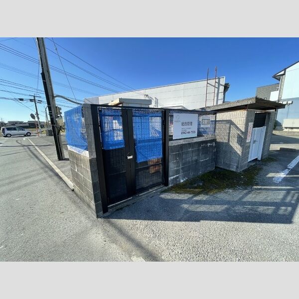 現地周辺 (ゴミ置き場)