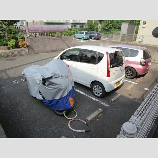 駐車場 (駐車場)