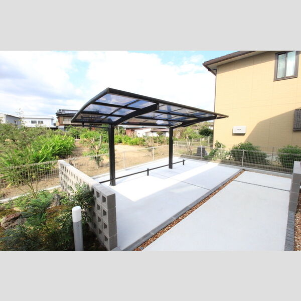 現地周辺 (駐輪場)