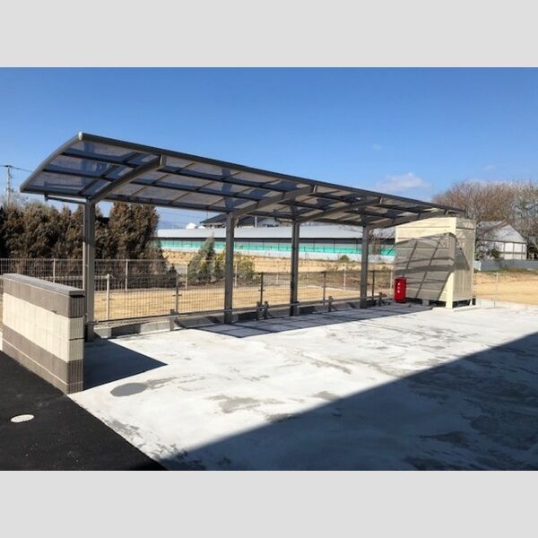 現地周辺 (駐輪場)