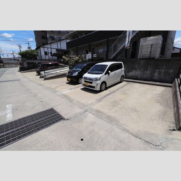 駐車場 (駐車場)