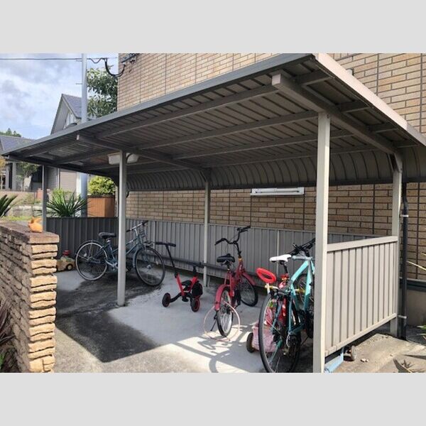 現地周辺 (駐輪場)