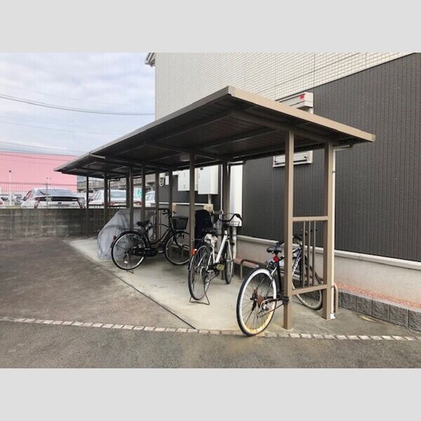現地周辺 (駐輪場)