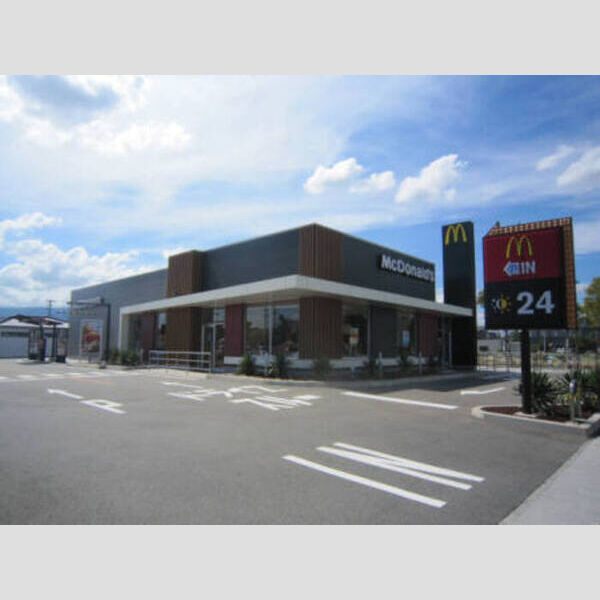 現地周辺 (マクドナルド小郡七夕通り店まで352m)