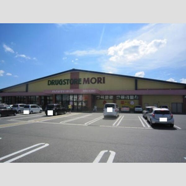 現地周辺 (ドラッグストアモリ小郡七夕店まで190m)