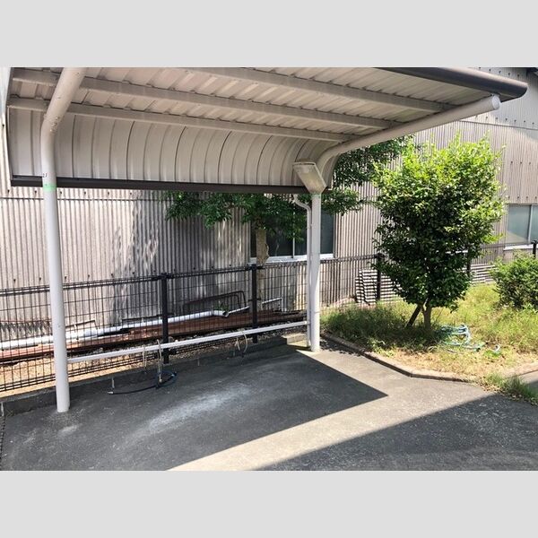 現地周辺 (駐輪場)