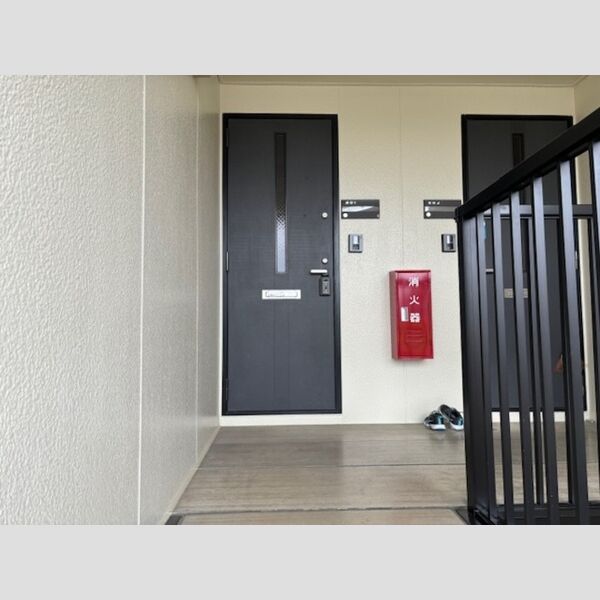 現地周辺 (玄関前)