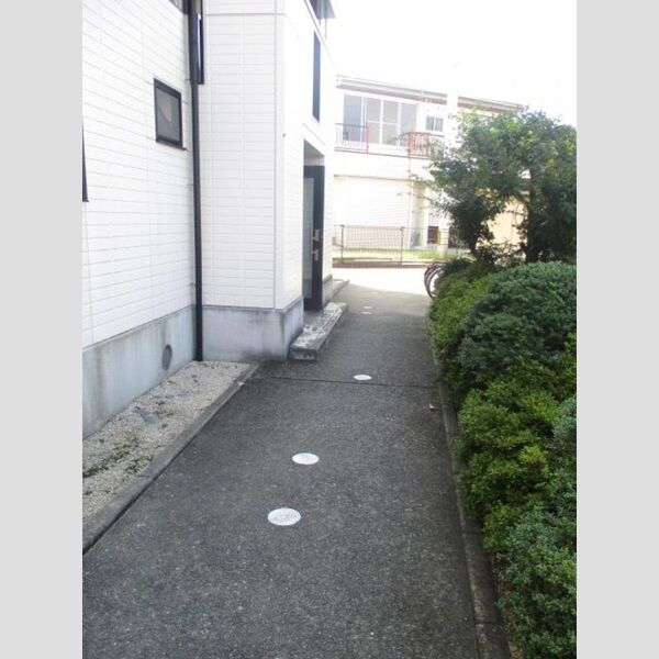 エントランス (入り口)