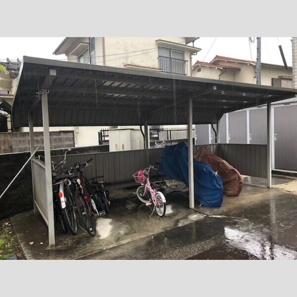 現地周辺 (駐輪場)