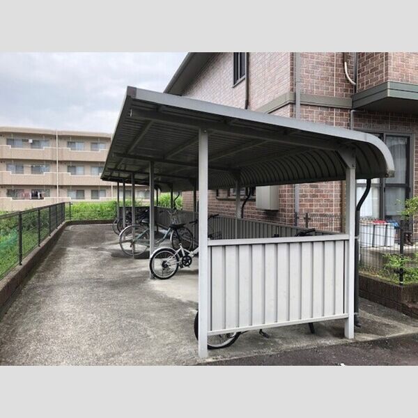 現地周辺 (駐輪場)