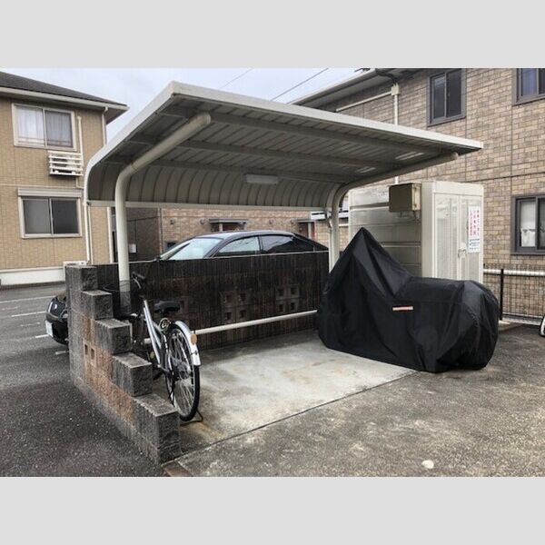 現地周辺 (駐輪場)