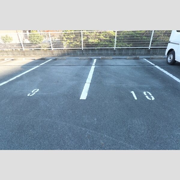 駐車場 (駐車場)