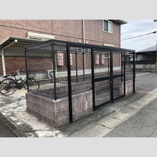 現地周辺 (ゴミ置き場)