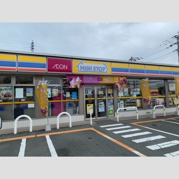 現地周辺 (ミニストップ筑後久富店まで634m)