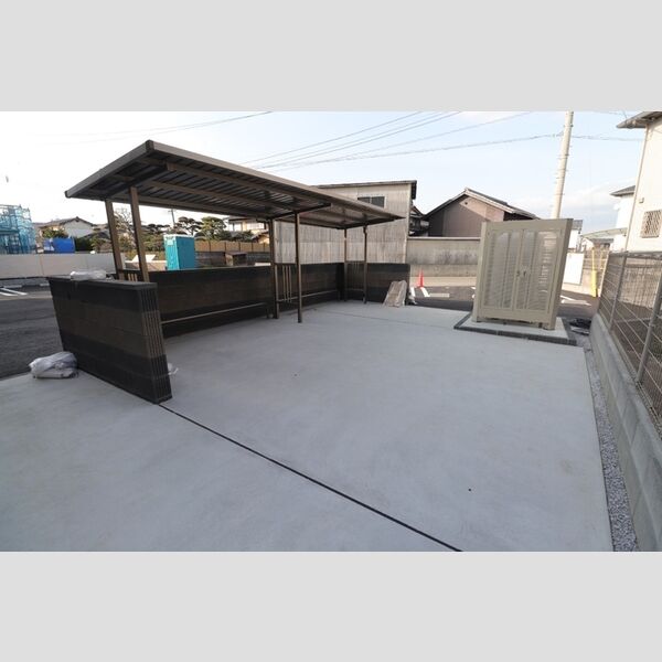 現地周辺 (駐輪場)