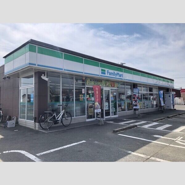 現地周辺 (ファミリーマート八女鵜池店まで723m)