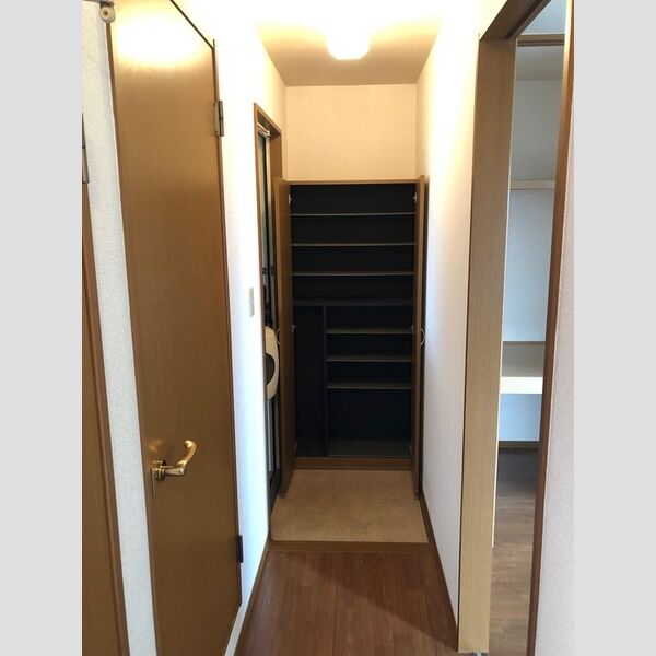 玄関 (B205　玄関/シューズボックス)