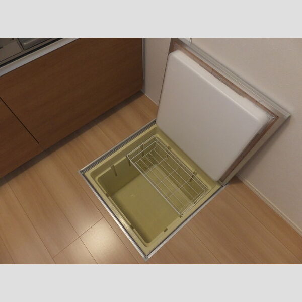 その他 (101 床下収納)