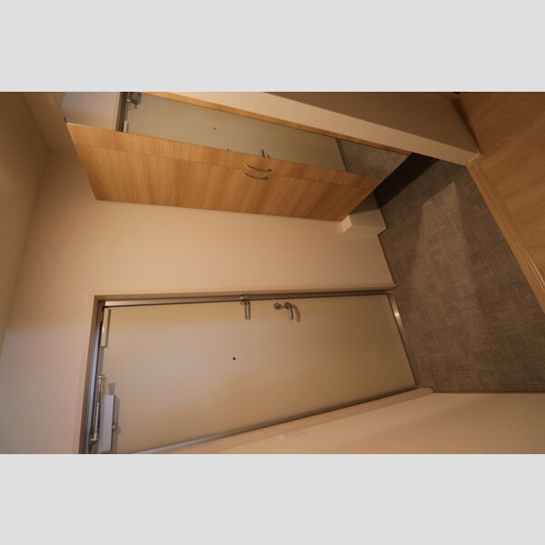 玄関 (202　バルコニー)