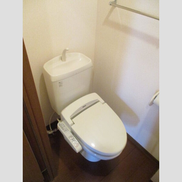 トイレ (トイレ)