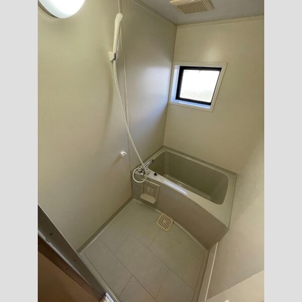 バス (106　浴室)