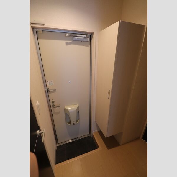 玄関 (玄関　105)